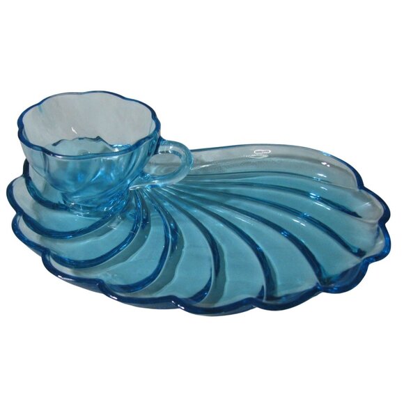 Hazel Atlas MCM Turquoise Blue Seashell Snack Set 4 Plates & Cups Retro Aqua Bea - Picture 8 of 12